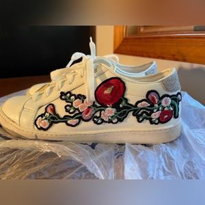 Aldo White Sneakers Floral Embroidery Glitter Back US6